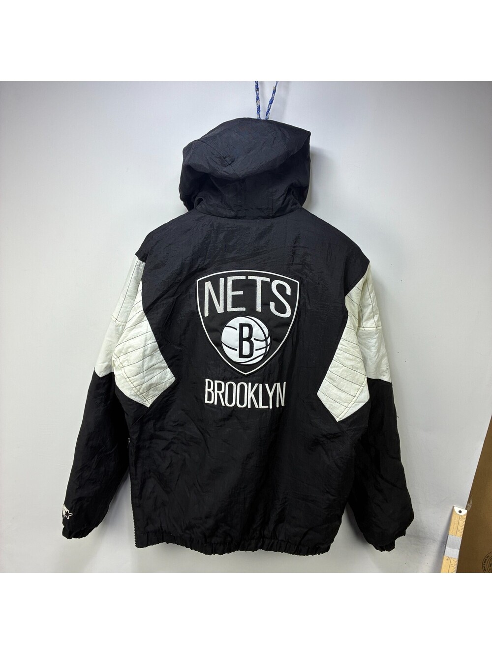 Vintage Brooklyn Nets Starter Hooded Jacket Medium